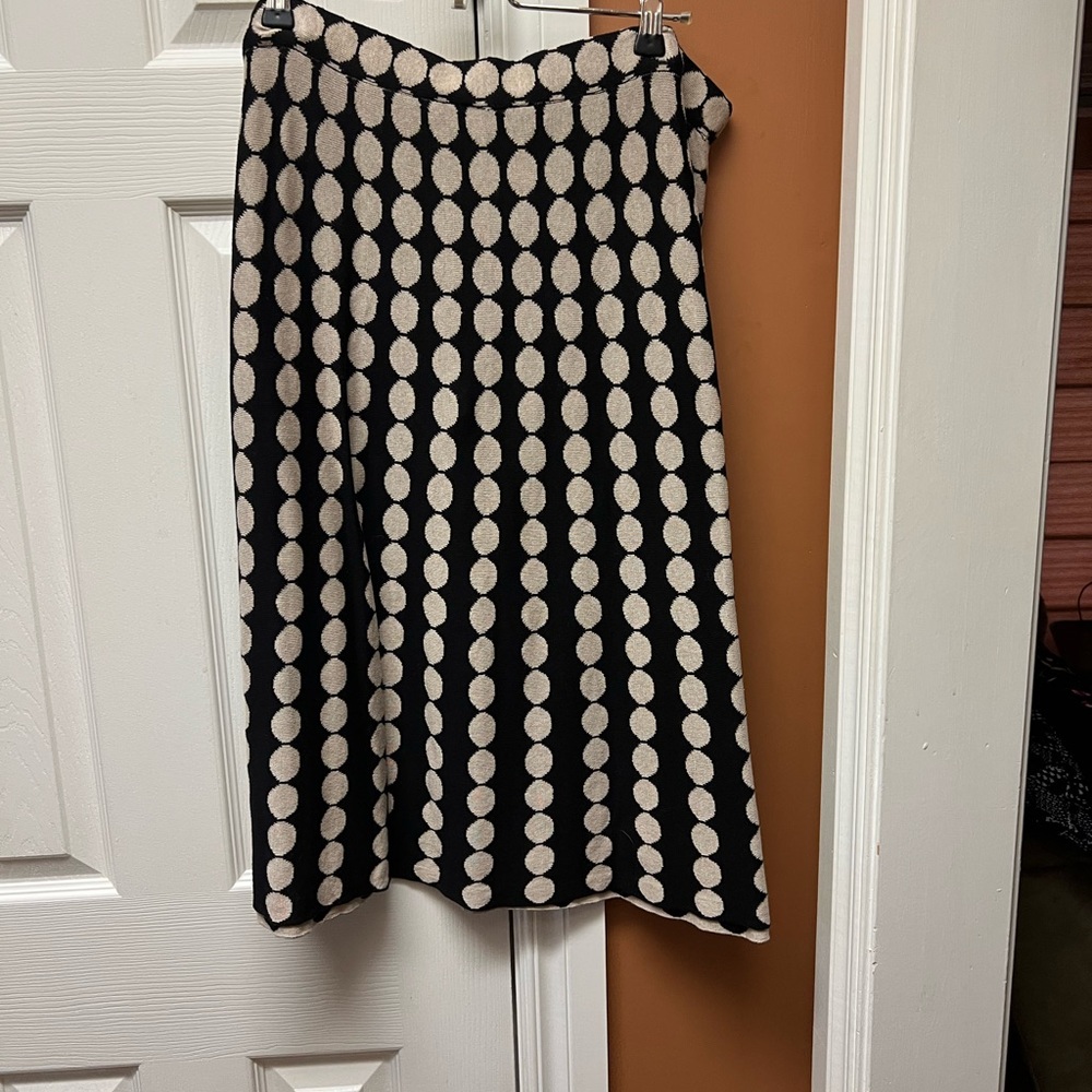 C EST. Elegant Black and Cream Polka Dot Maxi Skirt - Picture 2 of 5